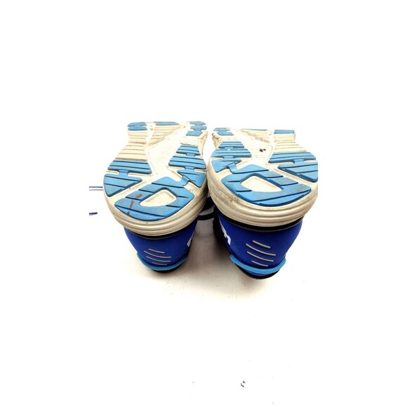 Athletic_Shoes